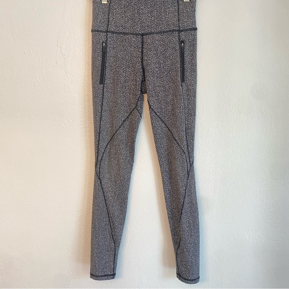 lululemon athletica‎ Textured Black Leggings with pockets full length size 4